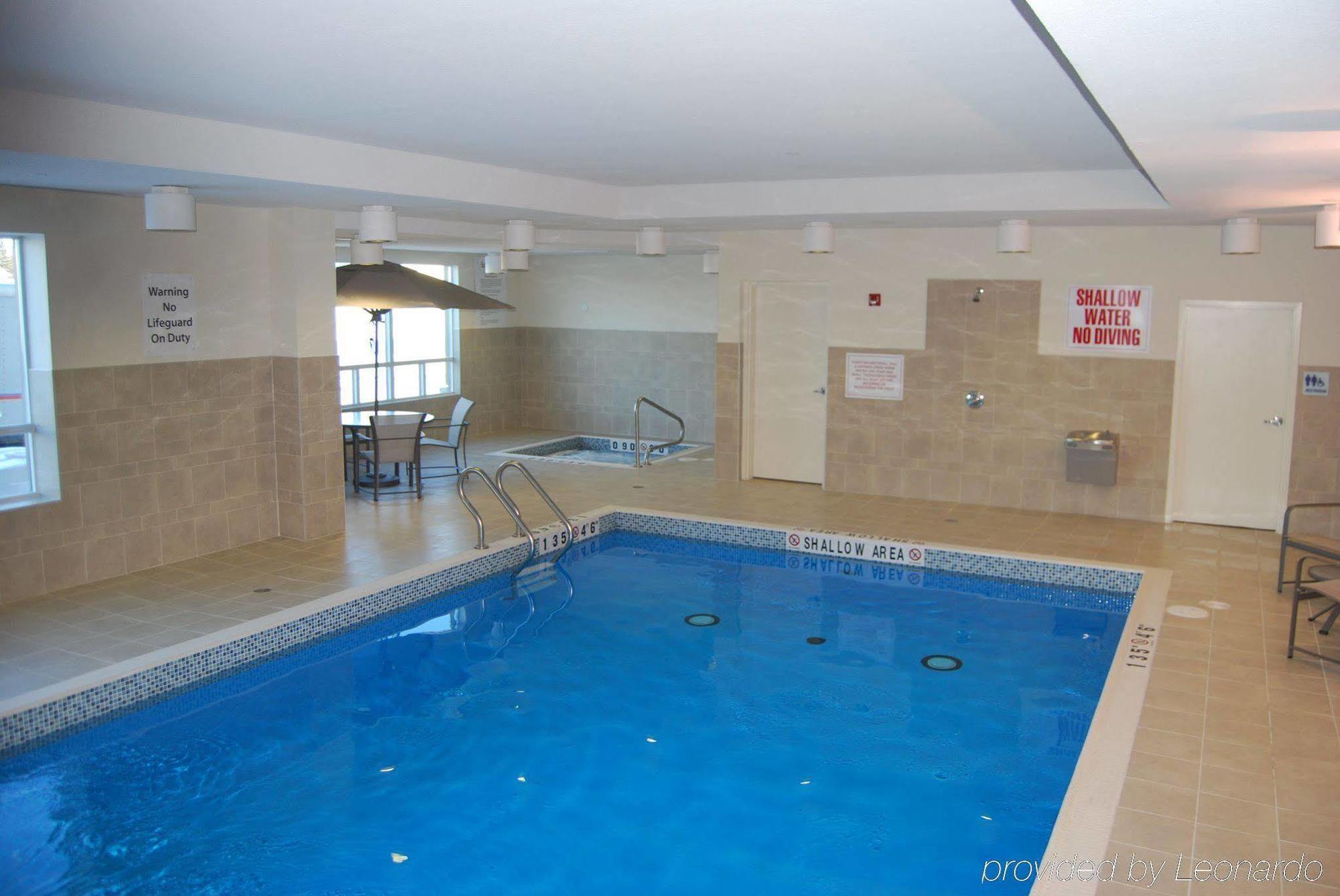 Holiday Inn Express & Suites New Liskeard Dış mekan fotoğraf